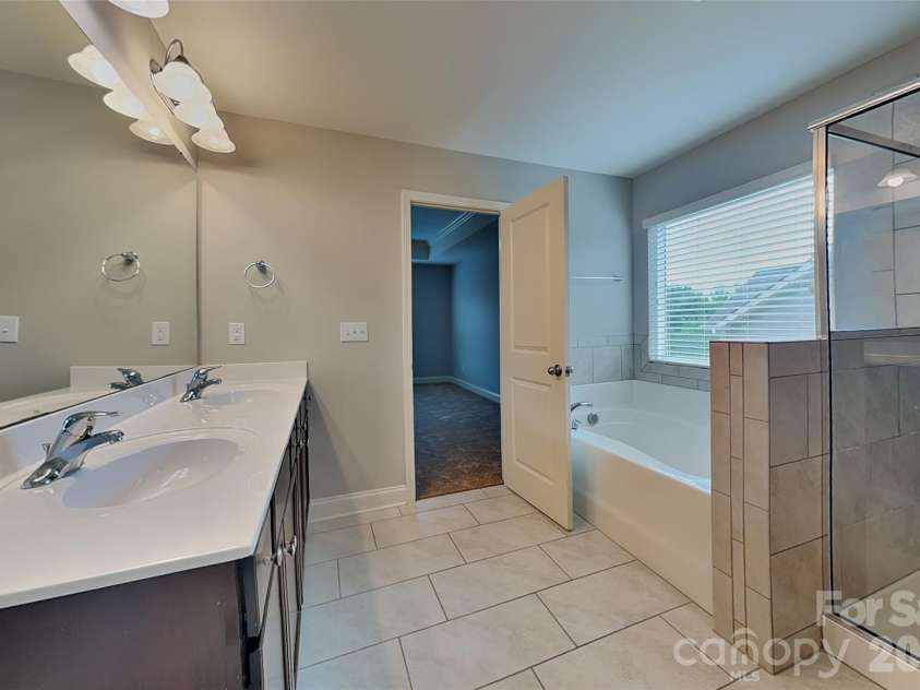 14935 Boudins Lane, Charlotte, NC 28278.  MLS# CAR4401426, YatesRealty ID 35702. 