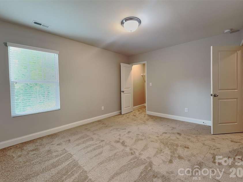 14935 Boudins Lane, Charlotte, NC 28278.  MLS# CAR4401426, YatesRealty ID 35702. 