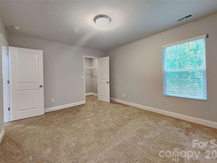14935 Boudins Lane, Charlotte, NC 28278.  MLS# CAR4401426, YatesRealty ID 35702. 