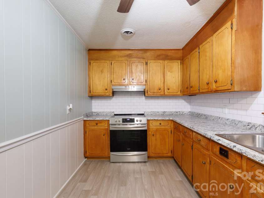 522 Mcdowell Drive, Chester, SC 29706.  MLS# CAR4400208, YatesRealty ID 35704. 