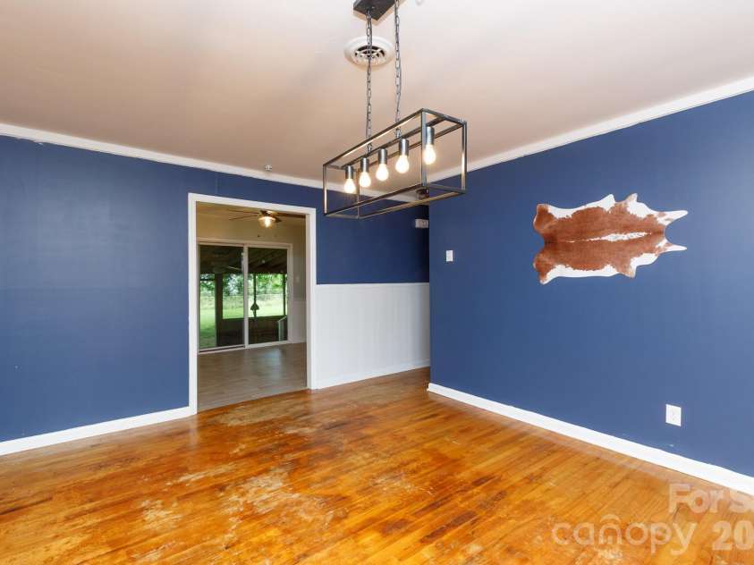 522 Mcdowell Drive, Chester, SC 29706.  MLS# CAR4400208, YatesRealty ID 35704. 