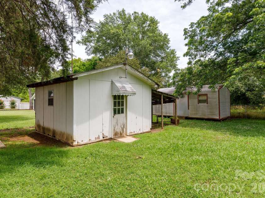522 Mcdowell Drive, Chester, SC 29706.  MLS# CAR4400208, YatesRealty ID 35704. 