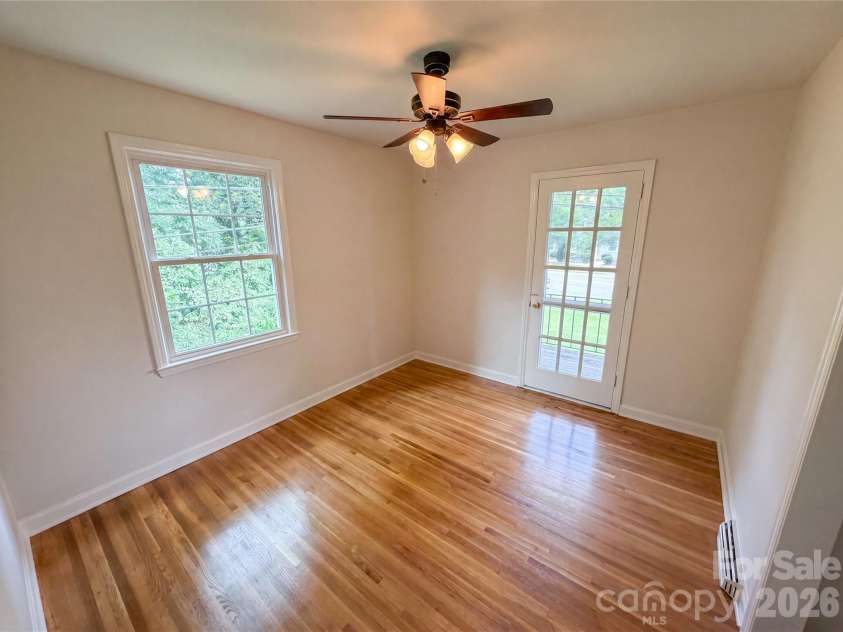 5410 Sharon Road, Charlotte, NC 28210.  MLS# CAR4398224, YatesRealty ID 35705. 