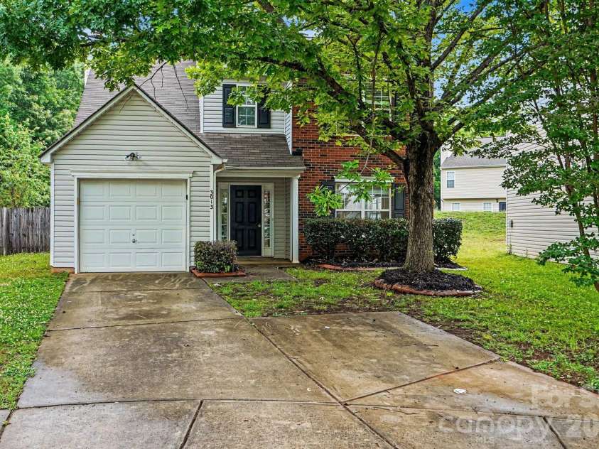 3013 Robin Terry Court, Charlotte, NC 28208.  MLS# CAR4386475, YatesRealty ID 35707. 
