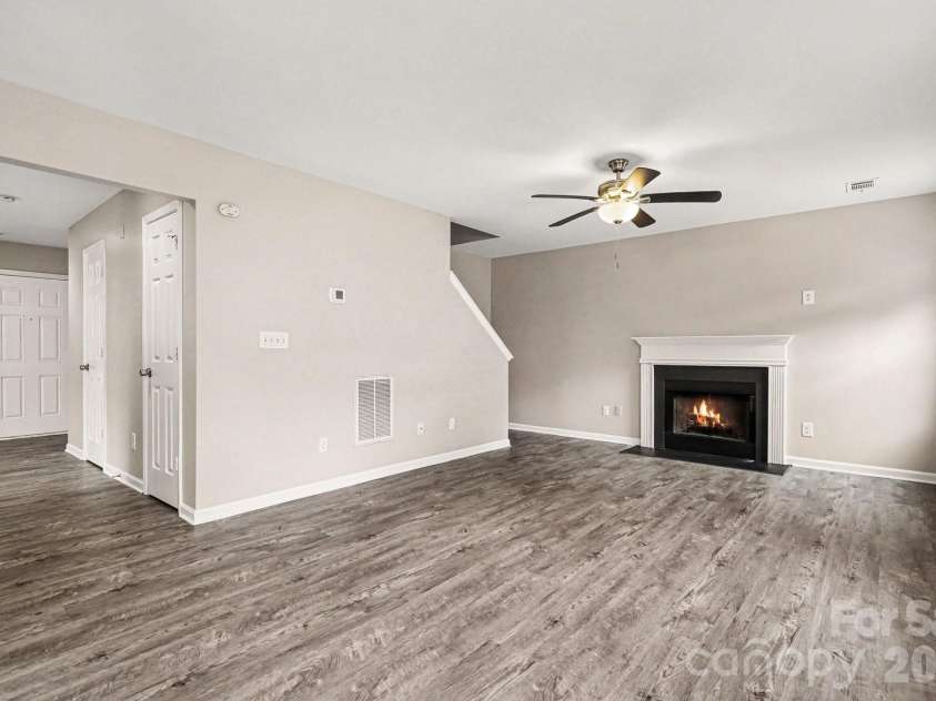 3013 Robin Terry Court, Charlotte, NC 28208.  MLS# CAR4386475, YatesRealty ID 35707. 