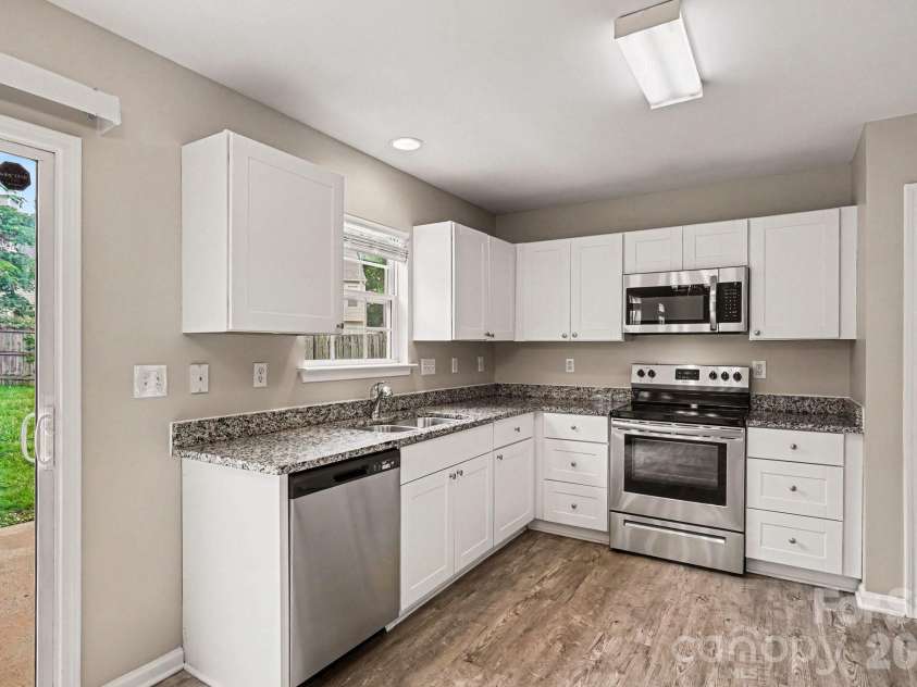 3013 Robin Terry Court, Charlotte, NC 28208.  MLS# CAR4386475, YatesRealty ID 35707. 