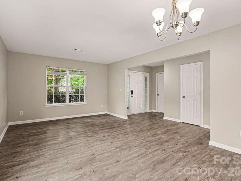 3013 Robin Terry Court, Charlotte, NC 28208.  MLS# CAR4386475, YatesRealty ID 35707. 