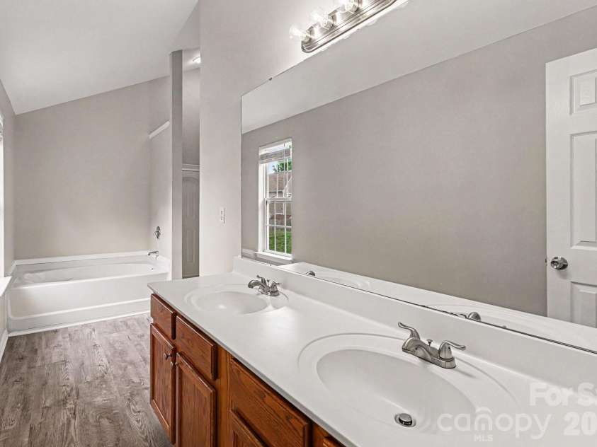 3013 Robin Terry Court, Charlotte, NC 28208.  MLS# CAR4386475, YatesRealty ID 35707. 