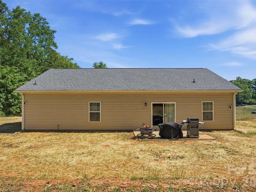 184 Watering Trough Road, Statesville, NC 28677.  MLS# CAR4385193, YatesRealty ID 35708. 