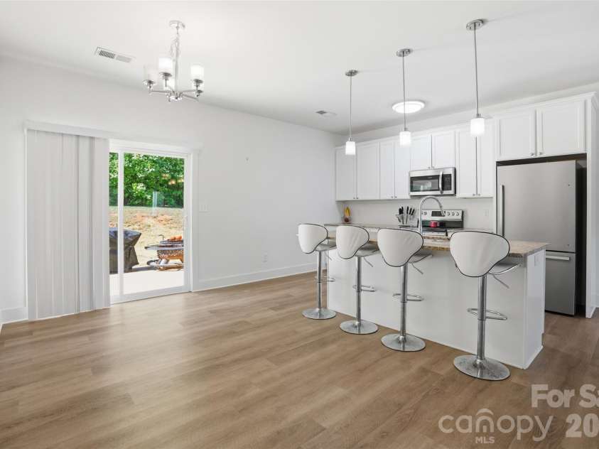 184 Watering Trough Road, Statesville, NC 28677.  MLS# CAR4385193, YatesRealty ID 35708. Kitchen/Breakfast