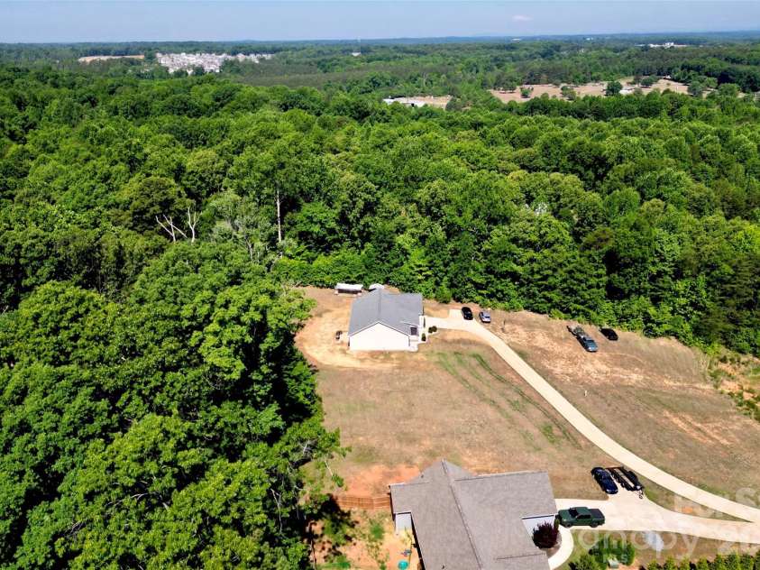 184 Watering Trough Road, Statesville, NC 28677.  MLS# CAR4385193, YatesRealty ID 35708. OVER AN ACRE LOT