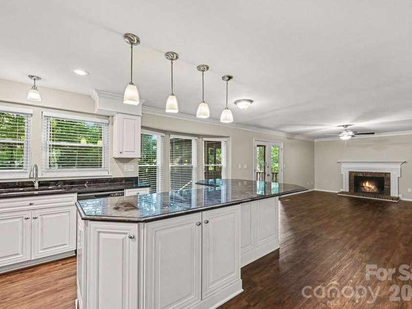 2517 Jaywick Lane, Matthews, NC 28105.  MLS# CAR4400245, YatesRealty ID 35709. 