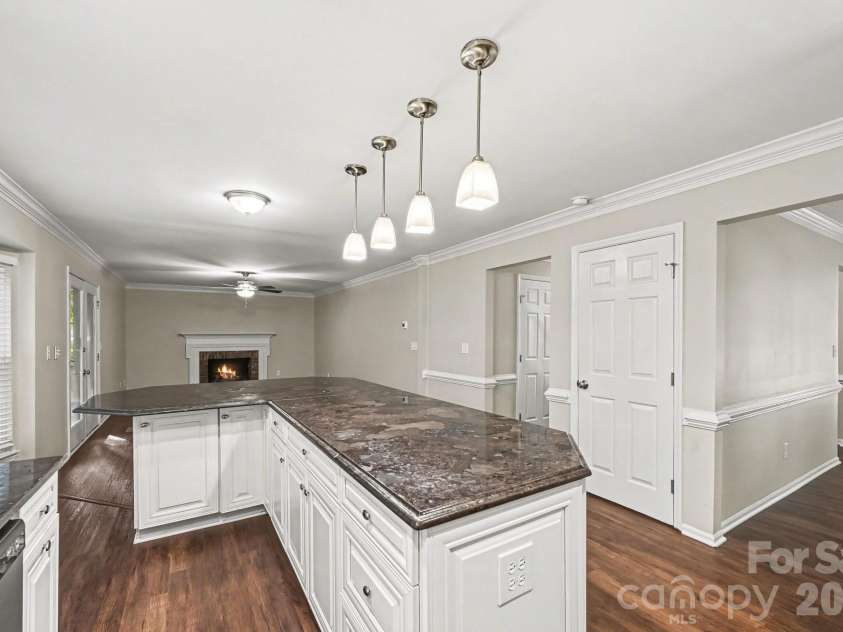 2517 Jaywick Lane, Matthews, NC 28105.  MLS# CAR4400245, YatesRealty ID 35709. 