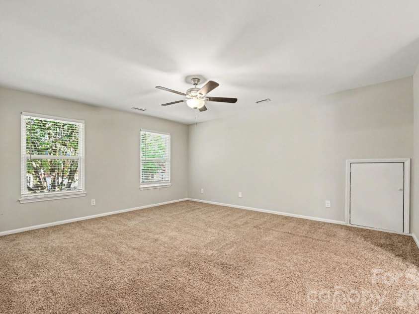 2517 Jaywick Lane, Matthews, NC 28105.  MLS# CAR4400245, YatesRealty ID 35709. 