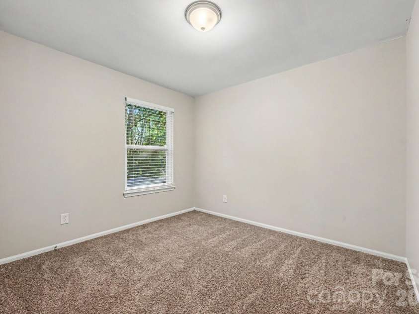 2517 Jaywick Lane, Matthews, NC 28105.  MLS# CAR4400245, YatesRealty ID 35709. 