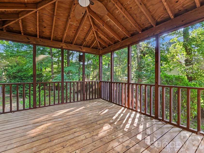 2517 Jaywick Lane, Matthews, NC 28105.  MLS# CAR4400245, YatesRealty ID 35709. 
