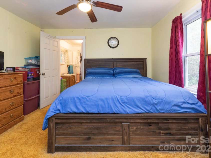 20 A&B Homewood Drive, Asheville, NC 28803.  MLS# CAR4229022, YatesRealty ID 3571. House Bedroom