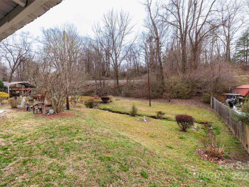 20 A&B Homewood Drive, Asheville, NC 28803.  MLS# CAR4229022, YatesRealty ID 3571. Yard
