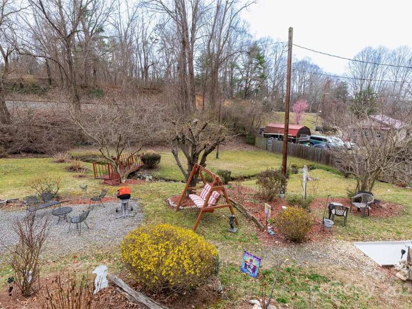 20 A&B Homewood Drive, Asheville, NC 28803.  MLS# CAR4229022, YatesRealty ID 3571. Yard