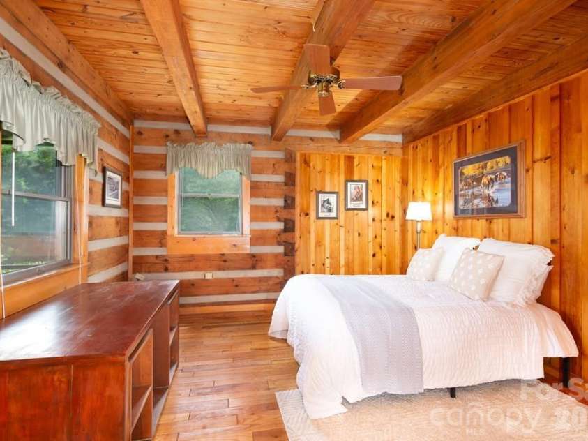 83 Daybreak Ridge, Sylva, NC 28779.  MLS# CAR4343228, YatesRealty ID 3571. 