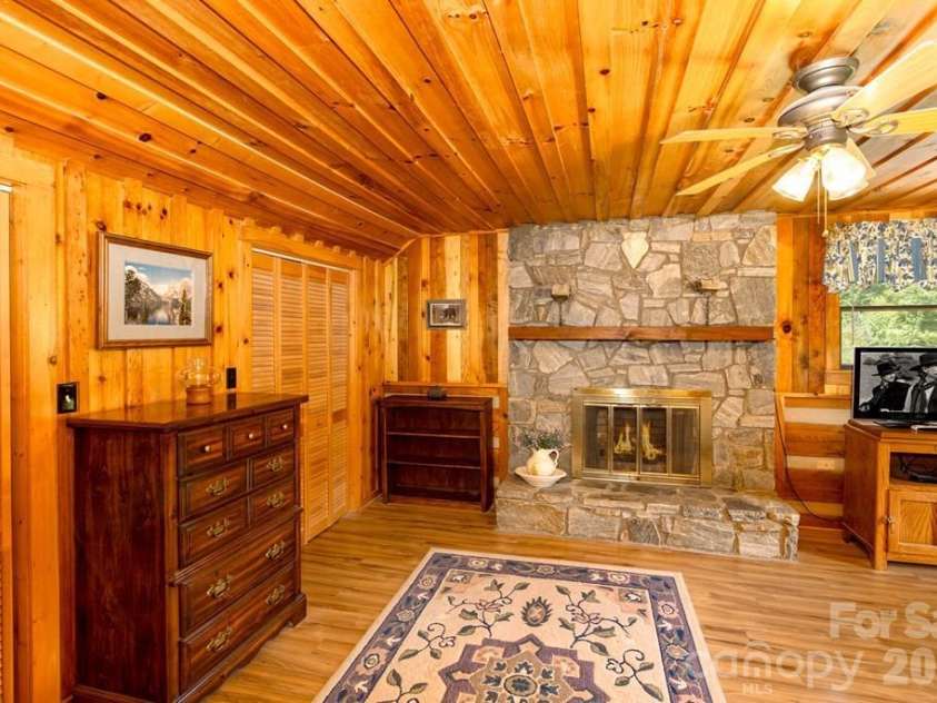 83 Daybreak Ridge, Sylva, NC 28779.  MLS# CAR4343228, YatesRealty ID 3571. 