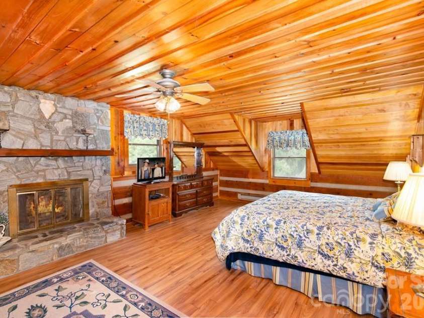 83 Daybreak Ridge, Sylva, NC 28779.  MLS# CAR4343228, YatesRealty ID 3571. 