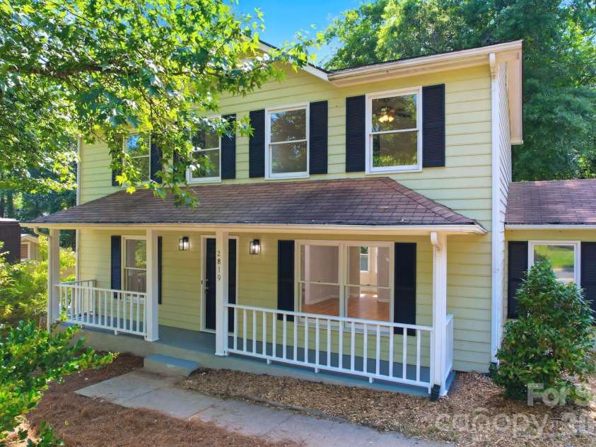 2819 Royal Ridge Lane, Charlotte, NC 28212.  MLS# CAR4387497, YatesRealty ID 35710. 