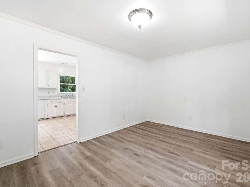 2819 Royal Ridge Lane, Charlotte, NC 28212.  MLS# CAR4387497, YatesRealty ID 35710. 