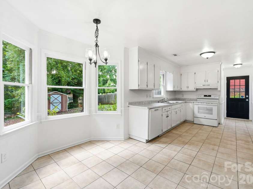 2819 Royal Ridge Lane, Charlotte, NC 28212.  MLS# CAR4387497, YatesRealty ID 35710. 