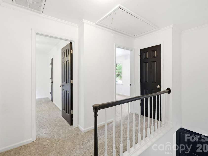 2819 Royal Ridge Lane, Charlotte, NC 28212.  MLS# CAR4387497, YatesRealty ID 35710. 