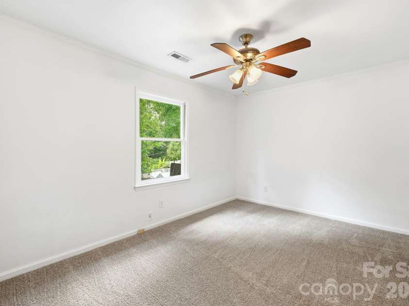 2819 Royal Ridge Lane, Charlotte, NC 28212.  MLS# CAR4387497, YatesRealty ID 35710. 