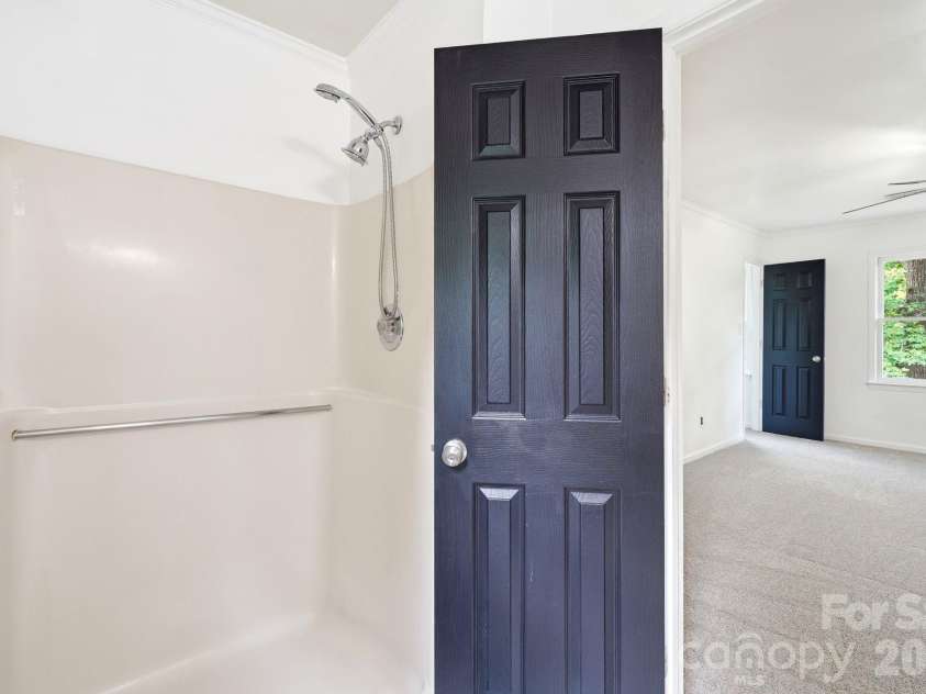 2819 Royal Ridge Lane, Charlotte, NC 28212.  MLS# CAR4387497, YatesRealty ID 35710. 