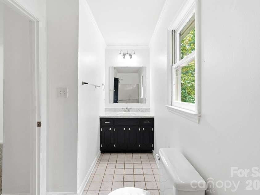 2819 Royal Ridge Lane, Charlotte, NC 28212.  MLS# CAR4387497, YatesRealty ID 35710. 
