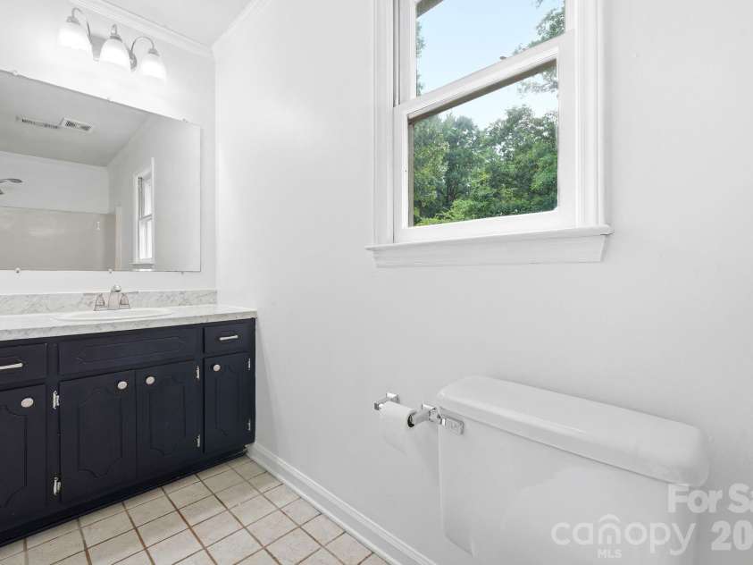2819 Royal Ridge Lane, Charlotte, NC 28212.  MLS# CAR4387497, YatesRealty ID 35710. 