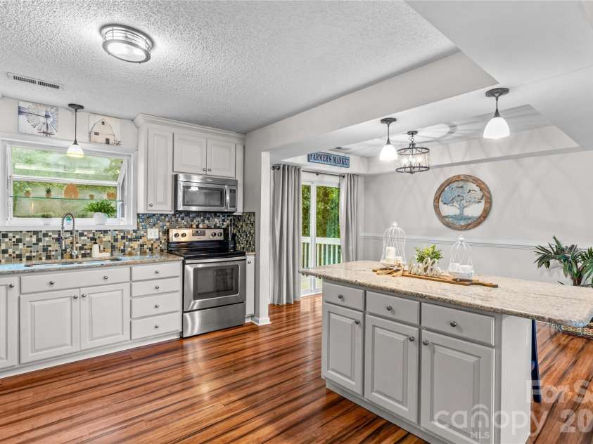135 Chapel Court, Salisbury, NC 28147.  MLS# CAR4396622, YatesRealty ID 35713. 