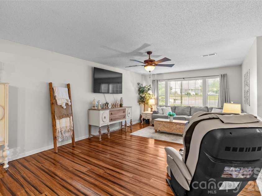 135 Chapel Court, Salisbury, NC 28147.  MLS# CAR4396622, YatesRealty ID 35713. 