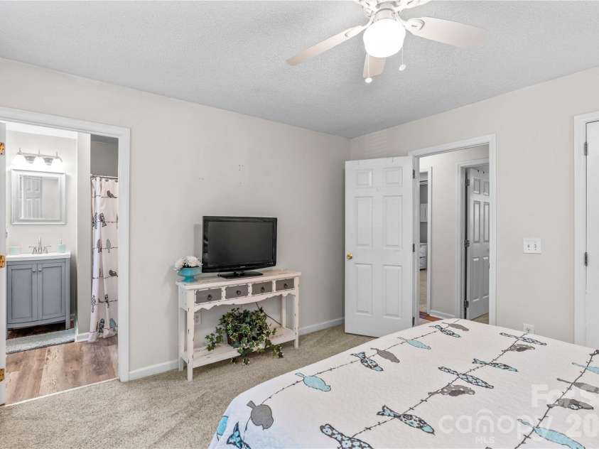 135 Chapel Court, Salisbury, NC 28147.  MLS# CAR4396622, YatesRealty ID 35713. 