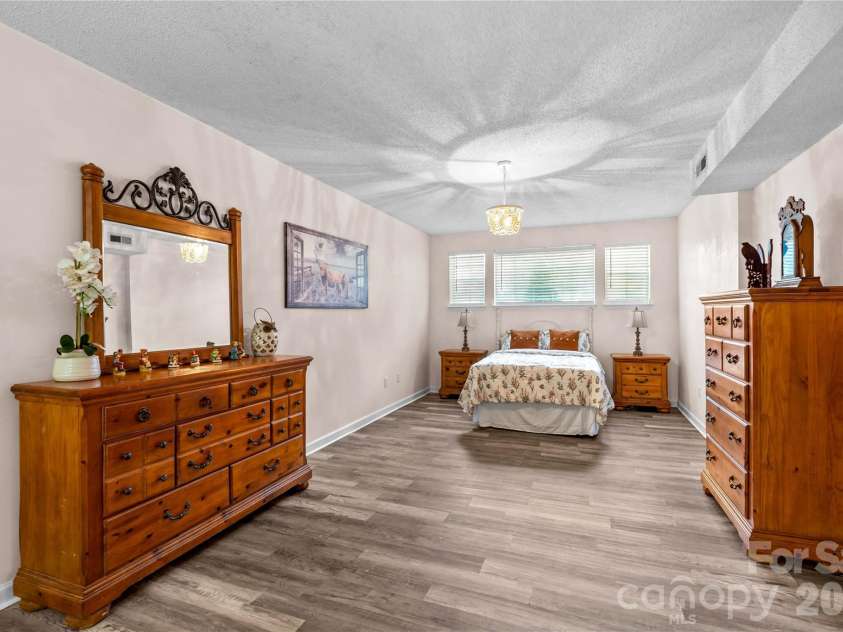 135 Chapel Court, Salisbury, NC 28147.  MLS# CAR4396622, YatesRealty ID 35713. 