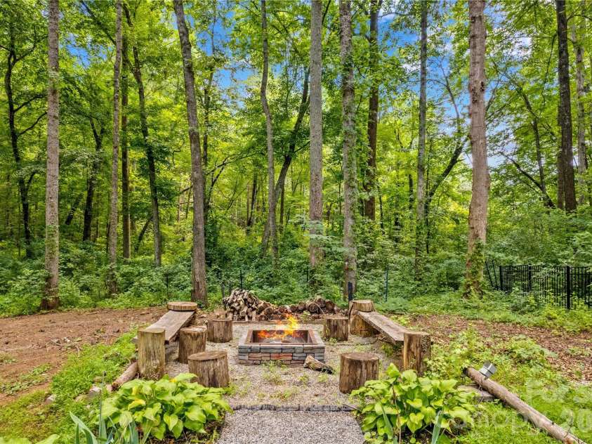 135 Chapel Court, Salisbury, NC 28147.  MLS# CAR4396622, YatesRealty ID 35713. 