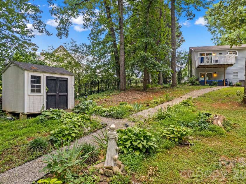 135 Chapel Court, Salisbury, NC 28147.  MLS# CAR4396622, YatesRealty ID 35713. 