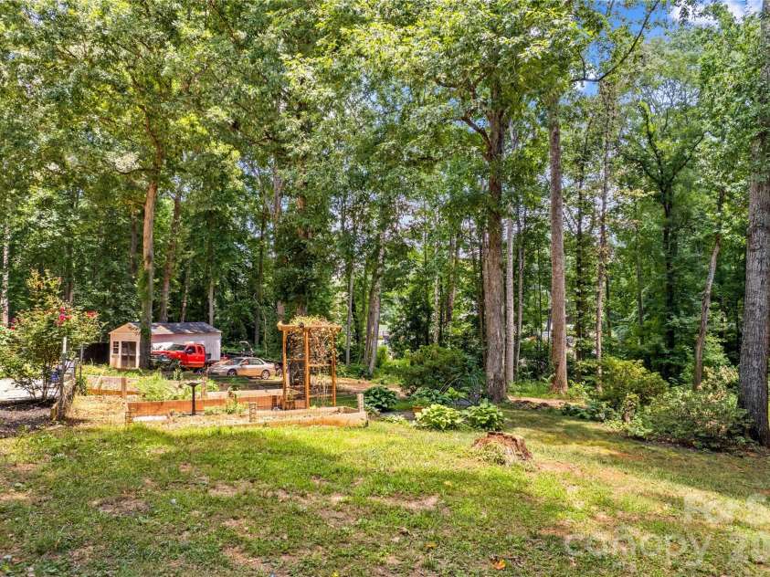 135 Chapel Court, Salisbury, NC 28147.  MLS# CAR4396622, YatesRealty ID 35713. 