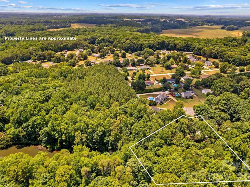 135 Chapel Court, Salisbury, NC 28147.  MLS# CAR4396622, YatesRealty ID 35713. 