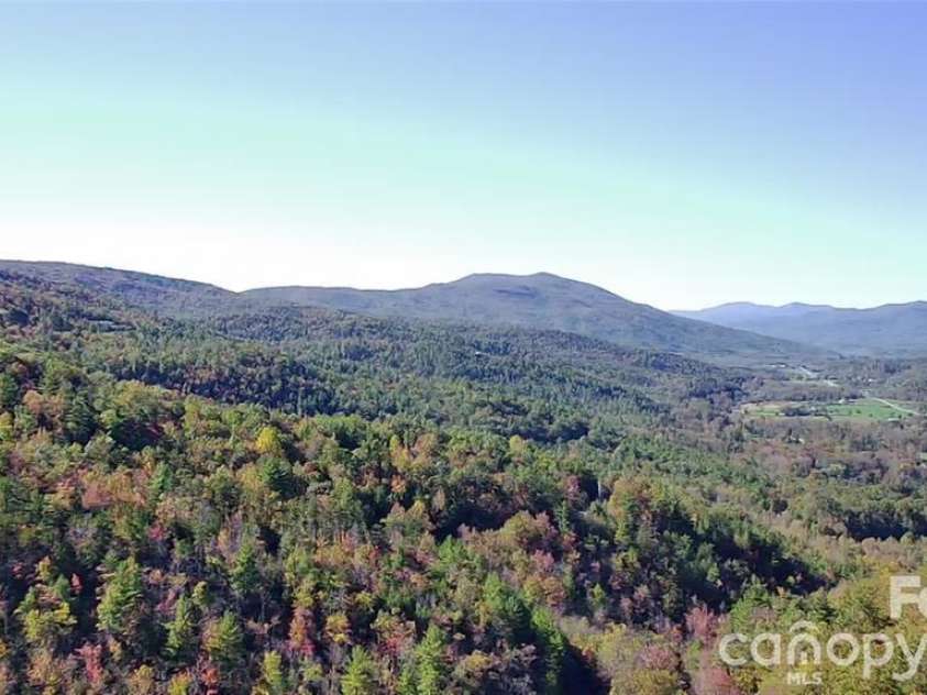 452 Wilderness Drive, Marion, NC 28752.  MLS# CAR4401461, YatesRealty ID 35714. 