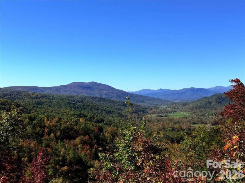 452 Wilderness Drive, Marion, NC 28752.  MLS# CAR4401461, YatesRealty ID 35714. 