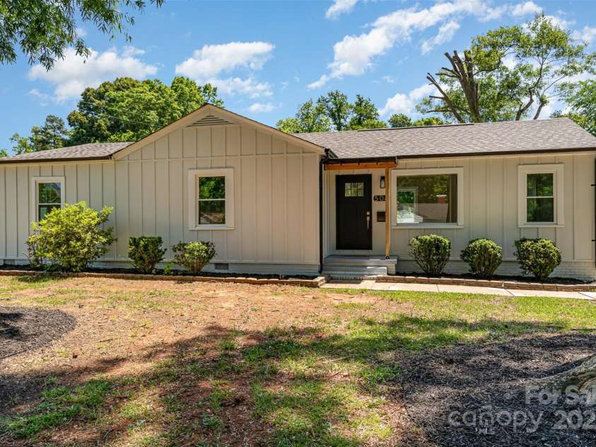 504 Hawthorne Street, Mount Holly, NC 28120.  MLS# CAR4247030, YatesRealty ID 35714. 