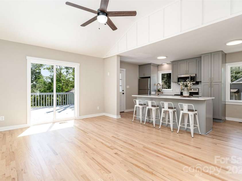 504 Hawthorne Street, Mount Holly, NC 28120.  MLS# CAR4247030, YatesRealty ID 35714. 