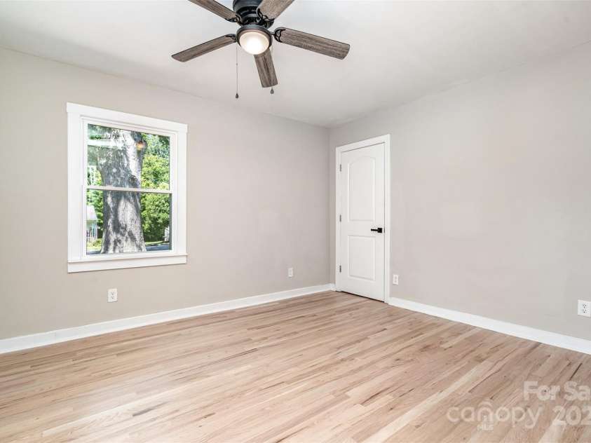 504 Hawthorne Street, Mount Holly, NC 28120.  MLS# CAR4247030, YatesRealty ID 35714. 