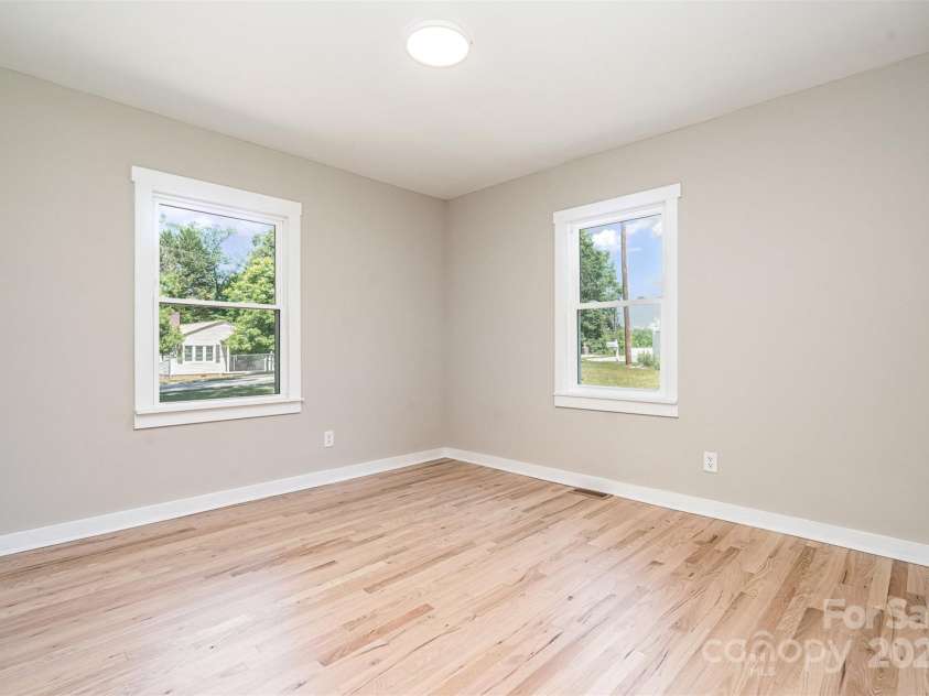 504 Hawthorne Street, Mount Holly, NC 28120.  MLS# CAR4247030, YatesRealty ID 35714. 