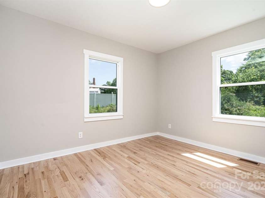 504 Hawthorne Street, Mount Holly, NC 28120.  MLS# CAR4247030, YatesRealty ID 35714. 