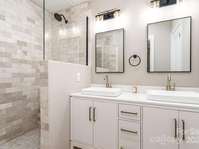 504 Hawthorne Street, Mount Holly, NC 28120.  MLS# CAR4247030, YatesRealty ID 35714. Primary bathroom